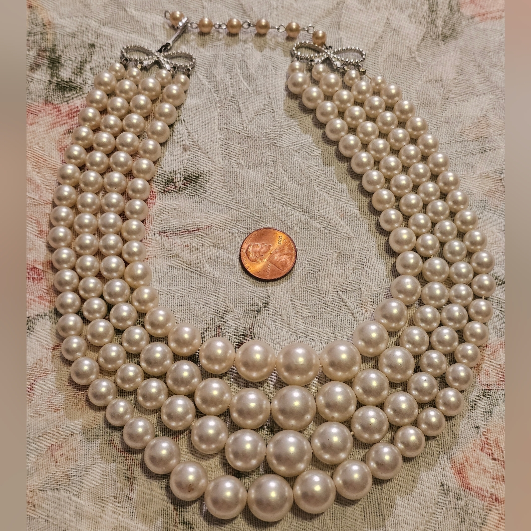 Elegant Pearl Necklace